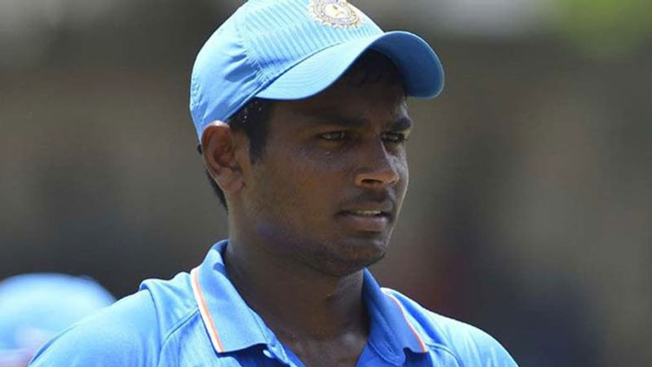 ரிஷப் பண்ட்டை ஓரங்கட்டத்தான் சஞ்சு சாம்சன் அணியில் எடுக்கப்பட்டாரா..? வெளிவந்தது அதிரடி தகவல் ரிஷப் பண்ட்டை ஓரங்கட்டத்தான் சஞ்சு சாம்சன் அணியில் எடுக்கப்பட்டாரா..? வெளிவந்தது அதிரடி தகவல்