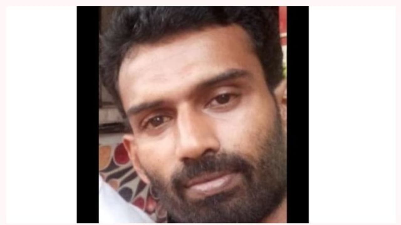 സൂപ്പര്ഫാസ്റ്റും കാറും കൂട്ടിയിടിച്ചുണ്ടായ അപകടം; സുഹൃത്തുക്കള്ക്ക് പിന്നാലെ നൗഷാദും മരിച്ചു സൂപ്പര്ഫാസ്റ്റും കാറും കൂട്ടിയിടിച്ചുണ്ടായ അപകടം; സുഹൃത്തുക്കള്ക്ക് പിന്നാലെ നൗഷാദും മരിച്ചു