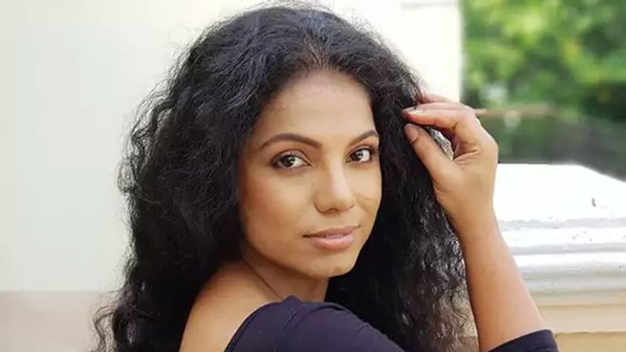 మీ భార్య మీతో లేదా? ఫోన్ చేయండి..అంటూ నటి నెంబర్, ఫొటో!