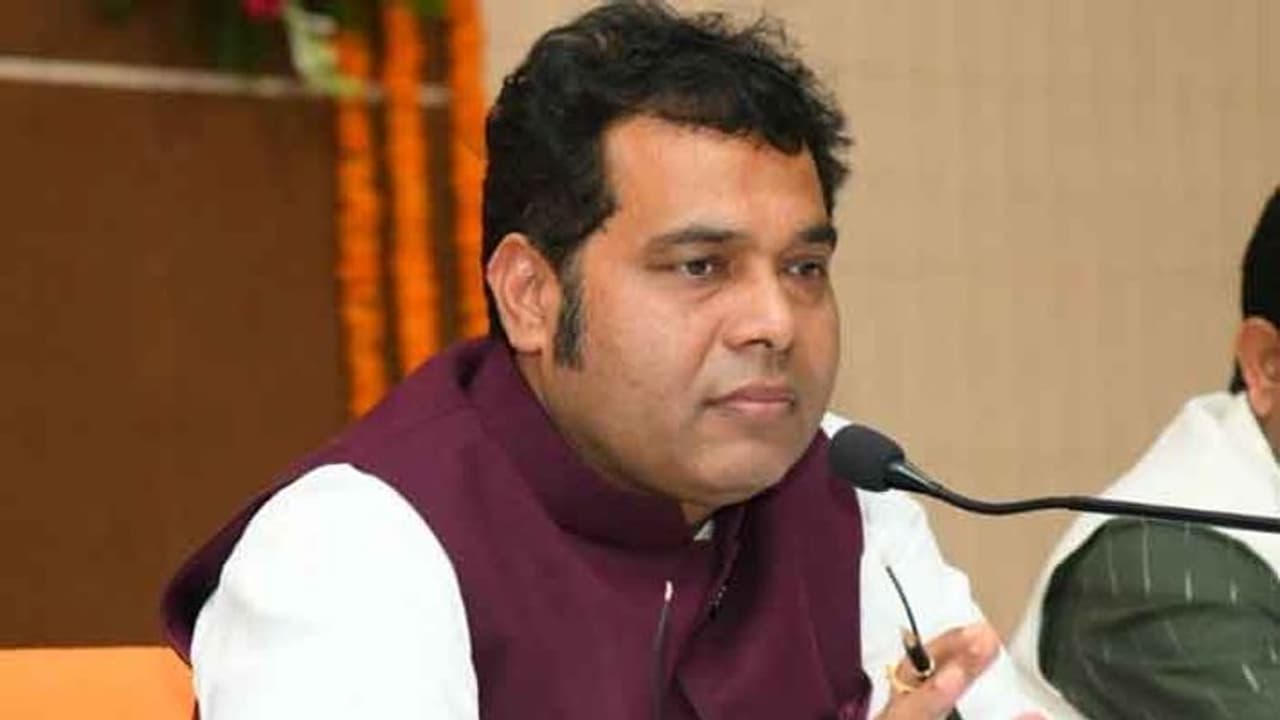 ऊर्जा मंत्री ने बिजली के दाम बढ़ाने के लिए SP BSP को ठराया जिम्मेदार, बोले मजबूरी में कराना पड़ा ऐसा ऊर्जा मंत्री ने बिजली के दाम बढ़ाने के लिए SP BSP को ठराया जिम्मेदार, बोले मजबूरी में कराना पड़ा ऐसा