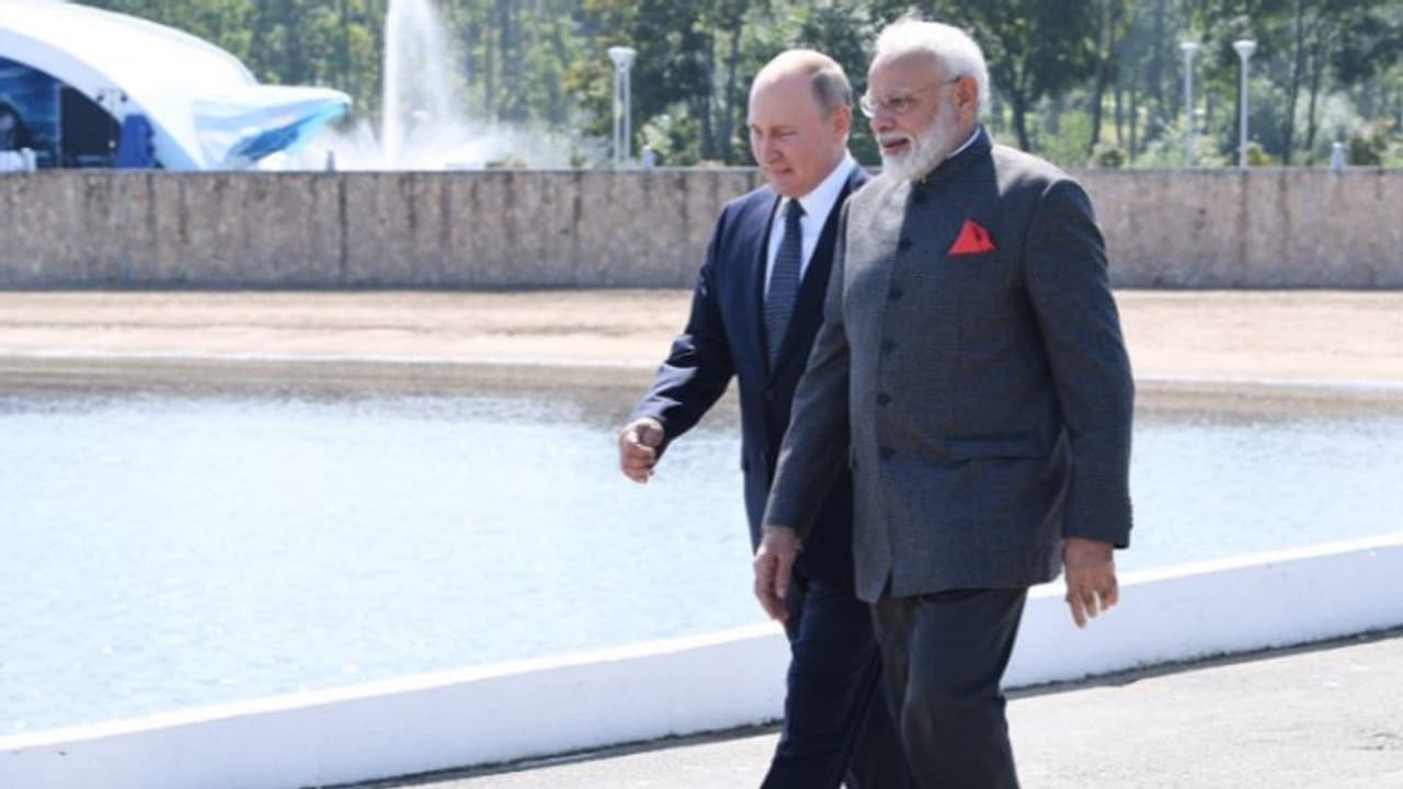 ಆಪತ್ತಿಗೆ ಆದ ರಷ್ಯಾ ಸ್ನೇಹಿತ, ಮೋದಿ ಮಾತಿಗೆ ದೊಡ್ಡ ಮೊತ್ತವ ದೇಣಿಗೆ ನೀಡಿದ ಆಪತ್ತಿಗೆ ಆದ ರಷ್ಯಾ ಸ್ನೇಹಿತ, ಮೋದಿ ಮಾತಿಗೆ ದೊಡ್ಡ ಮೊತ್ತವ ದೇಣಿಗೆ ನೀಡಿದ