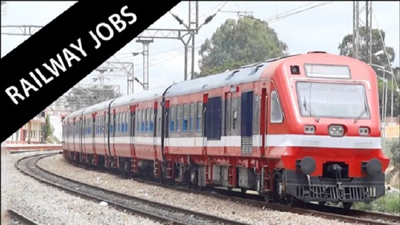 रेलवे में होगी बुकिंग क्लर्क के पदों पर भर्ती, 12वीं पास कर सकते हैं अप्लाई रेलवे में होगी बुकिंग क्लर्क के पदों पर भर्ती, 12वीं पास कर सकते हैं अप्लाई