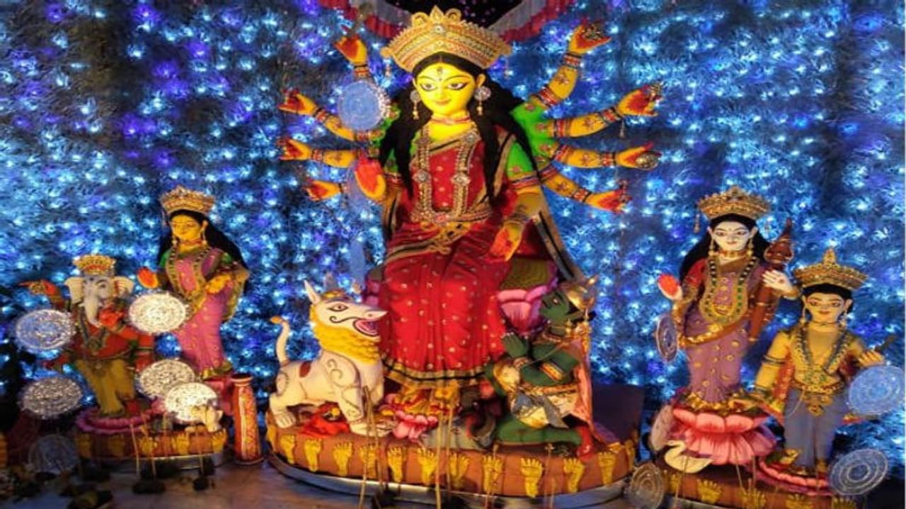 এবার 'প্রতিচ্ছবি' নিয়ে আসতে চলেছে সন্তোষপুর এভিনিউ সাউথ এবার 'প্রতিচ্ছবি' নিয়ে আসতে চলেছে সন্তোষপুর এভিনিউ সাউথ