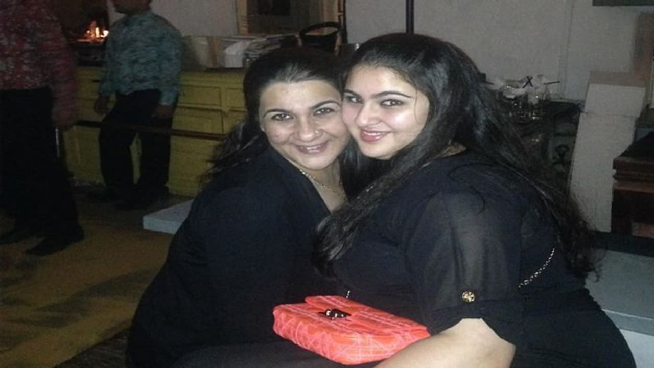 యంగ్ హీరోయిన్ షాకింగ్ పిక్.. గుర్తుపట్టలేనంతగా! యంగ్ హీరోయిన్ షాకింగ్ పిక్.. గుర్తుపట్టలేనంతగా!