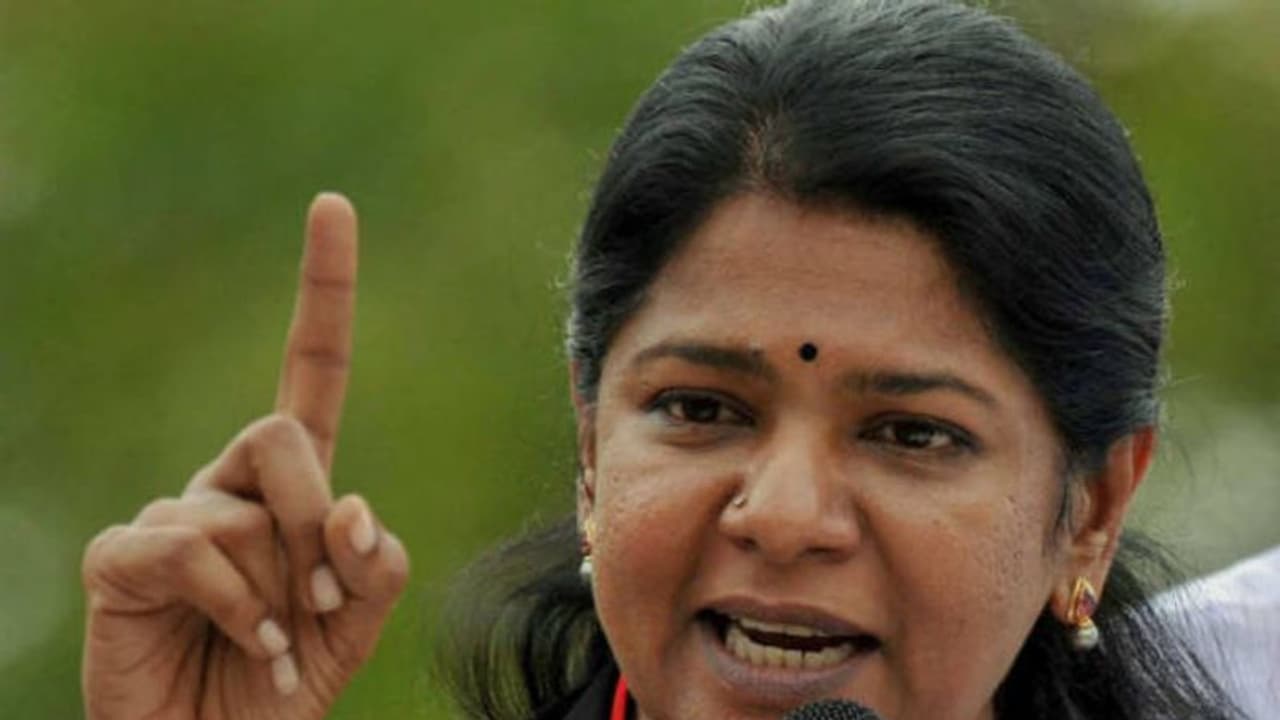 இப்போதைக்கு "வெங்காயம்" தான் பெரும் பிரச்சனை..! மக்களவையில் பலமாக வாய்ஸ் கொடுத்த கனிமொழி...!