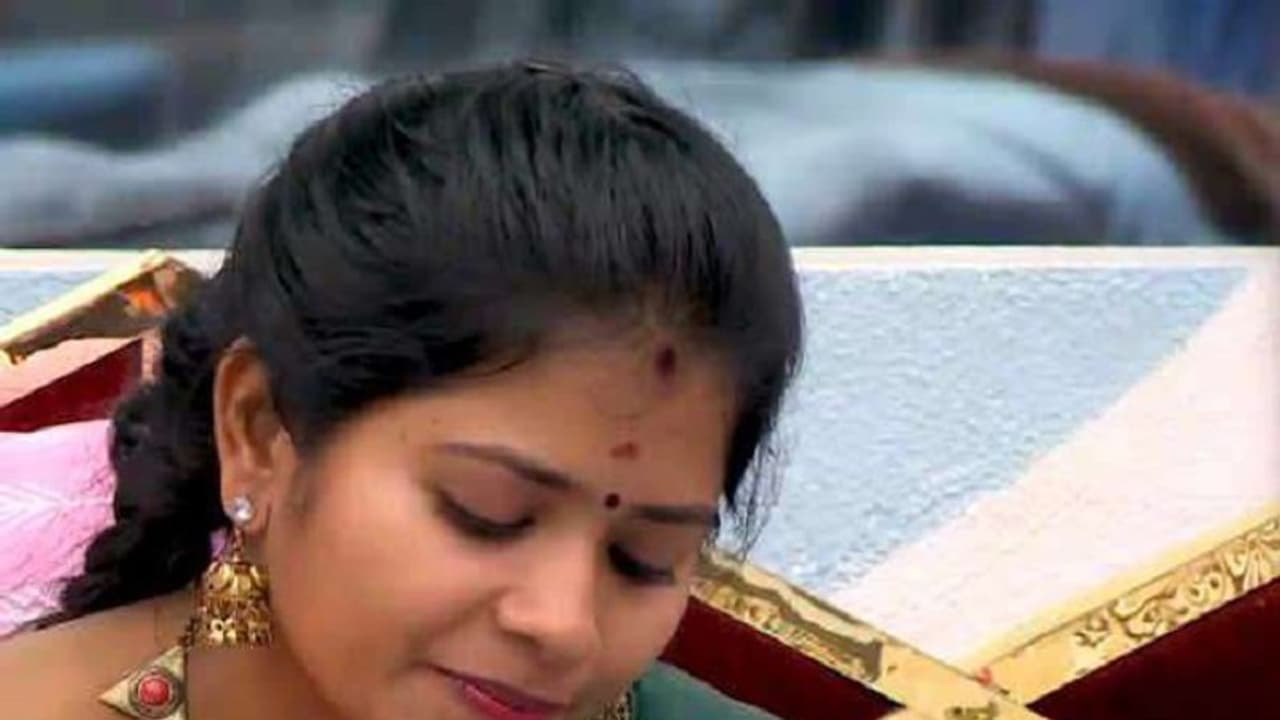 பிக்பாஸ் பிராப்ளம் ! விஜய் டிவி, கமல்ஹாசனை வம்புக்கிழுத்த மதுமிதா ! போலீசில் புகார் !! பிக்பாஸ் பிராப்ளம் ! விஜய் டிவி, கமல்ஹாசனை வம்புக்கிழுத்த மதுமிதா ! போலீசில் புகார் !!