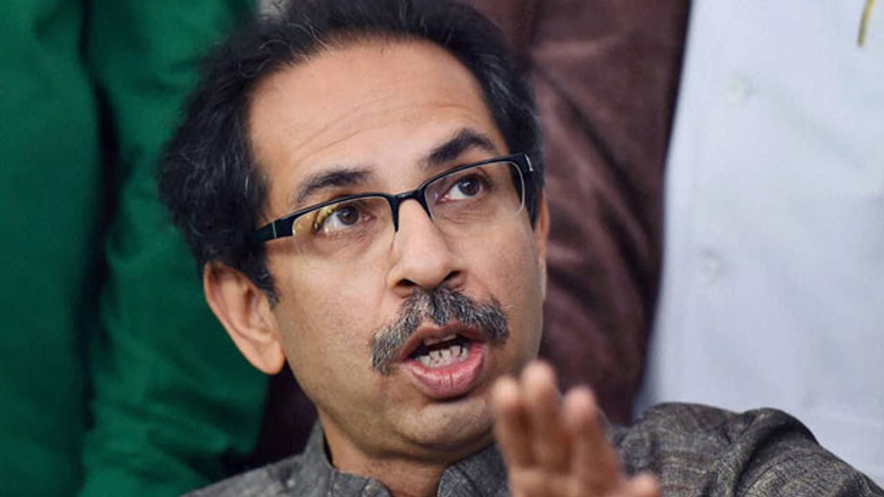 இந்த 6 லட்சம் பேருக்கு ரயில்களை ஏற்பாடு செய்யுங்க .!! மத்திய அரசை அதிரவிட்ட மராட்டிய முதலமைச்சர்..!! இந்த 6 லட்சம் பேருக்கு ரயில்களை ஏற்பாடு செய்யுங்க .!! மத்திய அரசை அதிரவிட்ட மராட்டிய முதலமைச்சர்..!!