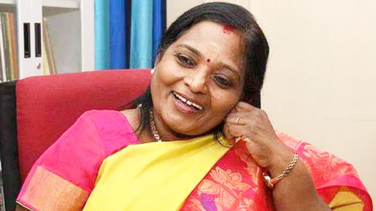 తెలంగాణ కాంగ్రెస్ కు షాక్...కాళేశ్వరంపై తమిళిసై కీలక వ్యాఖ్యలు