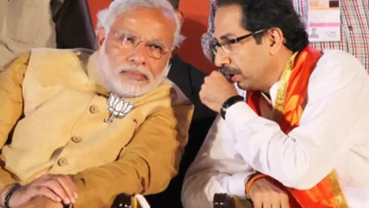 ஹிட்லர் ஒரு நாள் அழிந்துபோனார்... பாஜகவுக்கு நினைவுப்படுத்தும் சிவசேனா! ஹிட்லர் ஒரு நாள் அழிந்துபோனார்... பாஜகவுக்கு நினைவுப்படுத்தும் சிவசேனா!