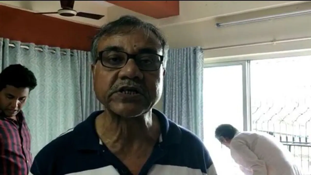 বউবাজারে বিপত্তি, আতঙ্কের জেরে ঘর ছাড়লেন মমতার মন্ত্রী বউবাজারে বিপত্তি, আতঙ্কের জেরে ঘর ছাড়লেন মমতার মন্ত্রী