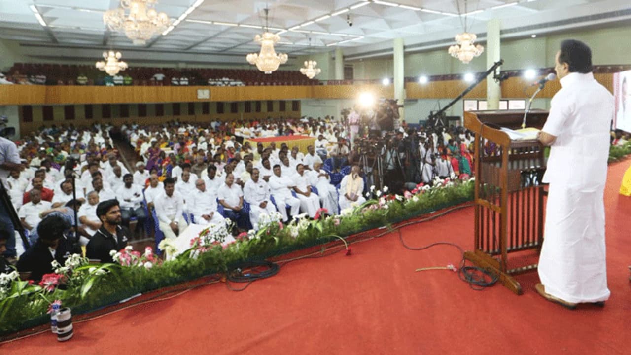 அழுத்தம் திருத்தமா சொல்ற திமுகவில் குடும்ப அரசியல் தான் நடக்குது... உண்மையை போட்டுடைத்த மு.க.ஸ்டாலின்..!
