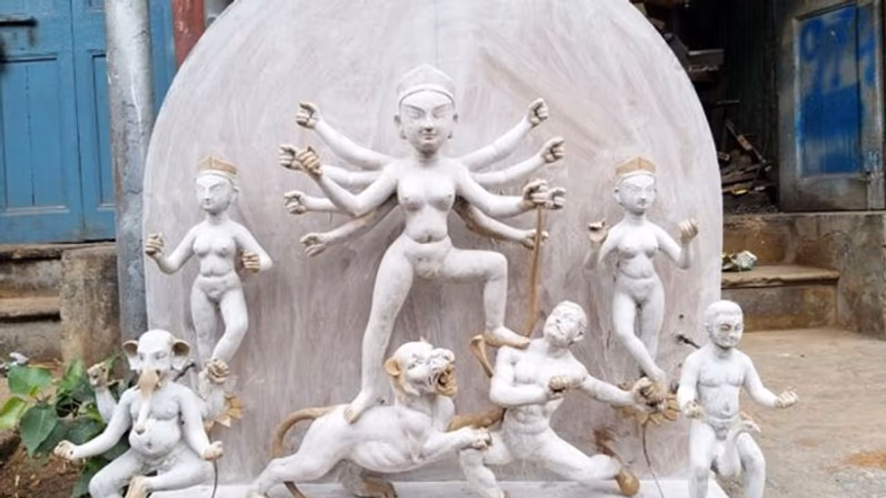 Durga Puja 2019: Here's how Kolkata is getting ready (In pictures)