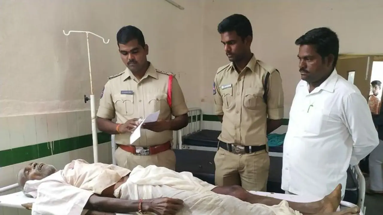 విషాదం: యూరియా కోసం క్యూలైన్లో నిలబడ్డ రైతు మృతి