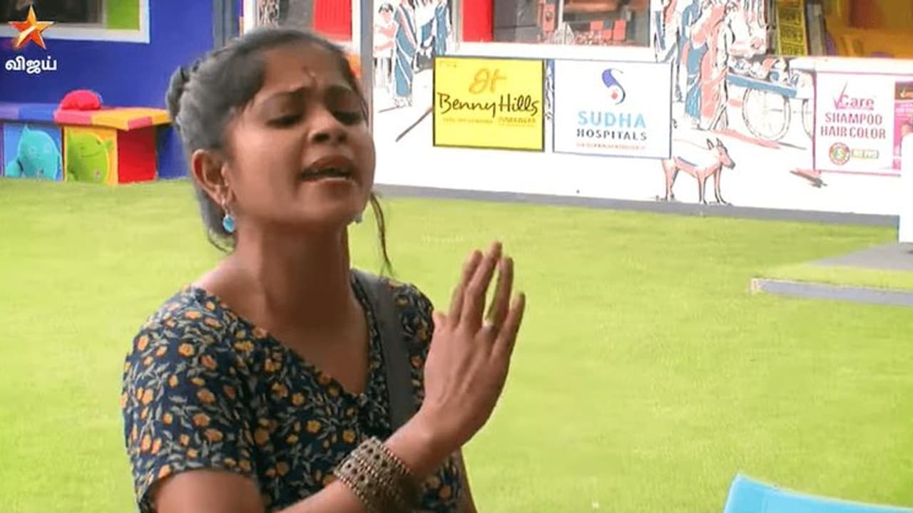 பிறர் நம்பிக்கையை பழிக்க எந்த கூமுட்டை கூட்டத்திற்கும் அனுமதியில்லை... பிக்பாஸ் மதுமிதா ஆவேசம்...!