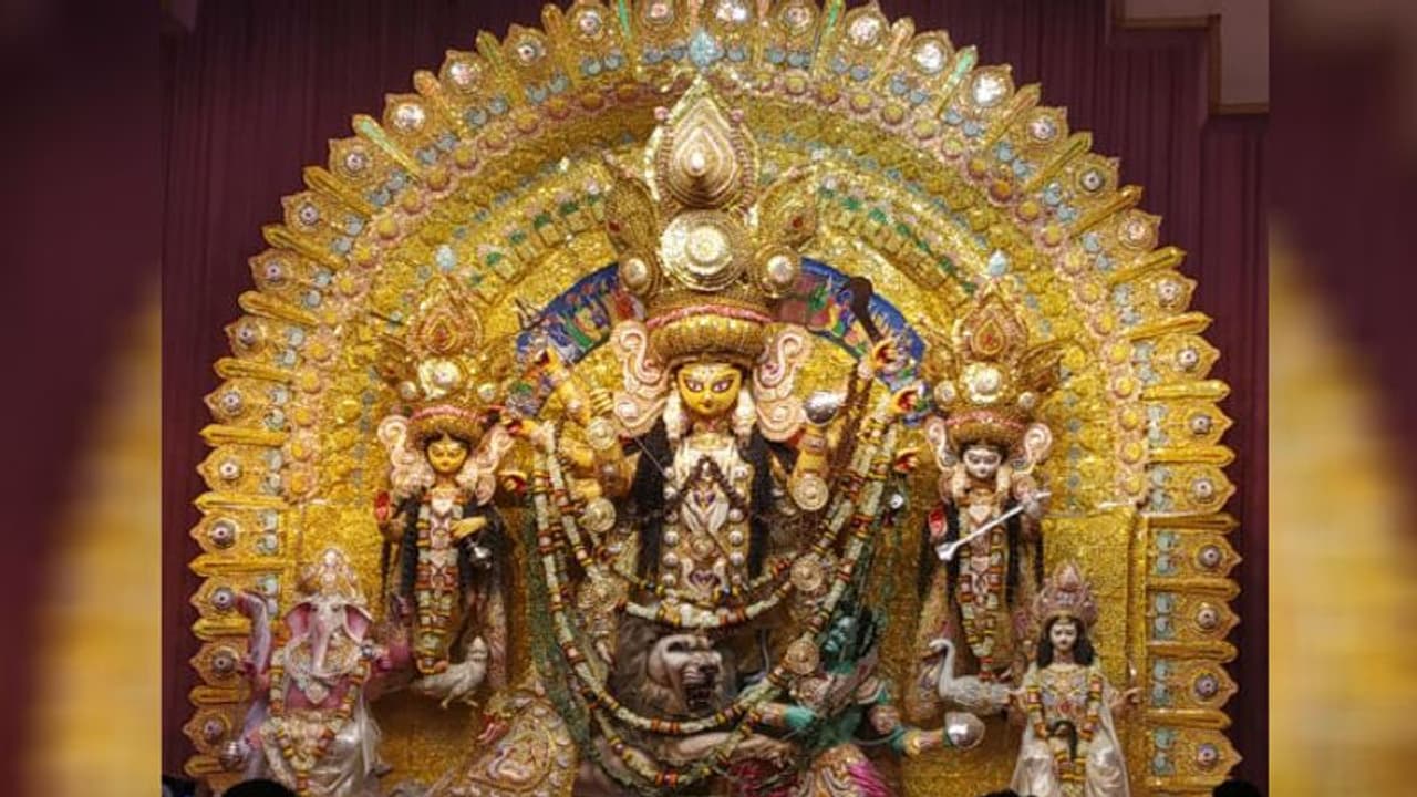 পুজোর আড্ডা মানেই ম্যাডক্স স্কোয়ার, সেখানেও শুরু হয়ে গিয়েছে প্রস্তুতি পর্ব পুজোর আড্ডা মানেই ম্যাডক্স স্কোয়ার, সেখানেও শুরু হয়ে গিয়েছে প্রস্তুতি পর্ব