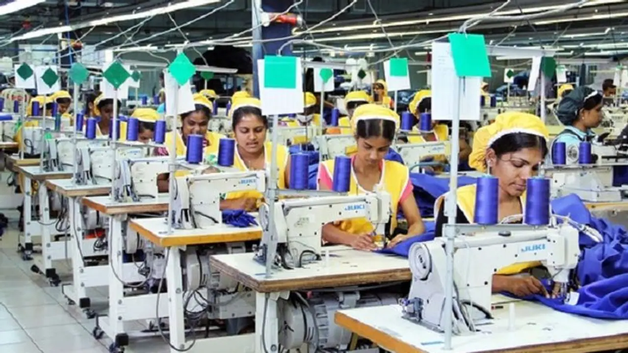 ಶಿವಮೊಗ್ಗ: ಆರ್ಥಿಕ ಹಿಂಜರಿತಕ್ಕೆ ಗಾರ್ಮೆಂಟ್ ಉದ್ಯಮ ಕಂಪನ ಶಿವಮೊಗ್ಗ: ಆರ್ಥಿಕ ಹಿಂಜರಿತಕ್ಕೆ ಗಾರ್ಮೆಂಟ್ ಉದ್ಯಮ ಕಂಪನ
