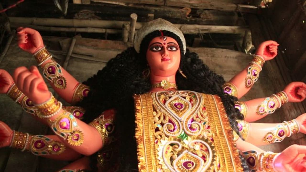 এবার পুজোয় হাতিবাগান সর্বজনীনে বধ হবে মশাসুর এবং প্লাস্টিকাসুর এবার পুজোয় হাতিবাগান সর্বজনীনে বধ হবে মশাসুর এবং প্লাস্টিকাসুর