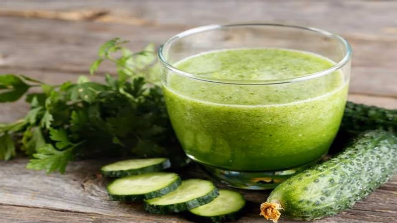 मुंहासे ठीक करने के लिए इन 4 तरीके से करें खीरे का इस्तेमाल मुंहासे ठीक करने के लिए इन 4 तरीके से करें खीरे का इस्तेमाल