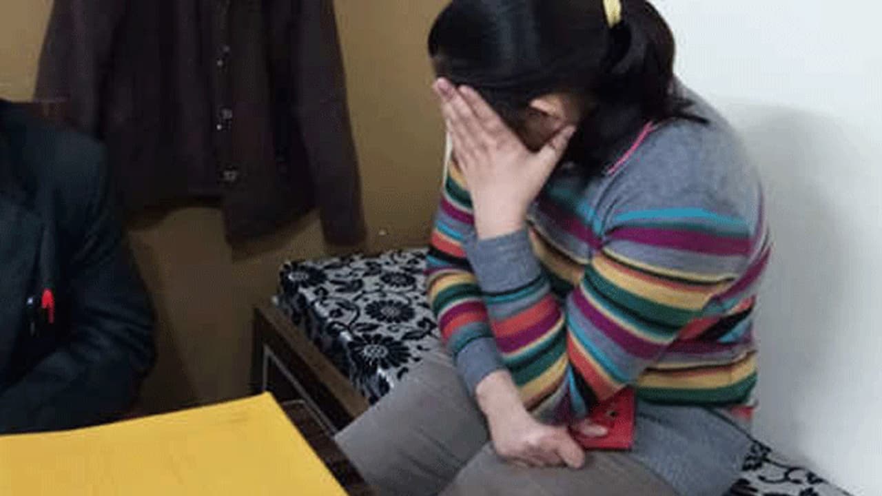 7 दिन बाद लड़की ने पुलिस को फिल्मी अंदाज में भेजा लेटर, लिखा अब आप मेरा पीछा न करो... 7 दिन बाद लड़की ने पुलिस को फिल्मी अंदाज में भेजा लेटर, लिखा अब आप मेरा पीछा न करो...