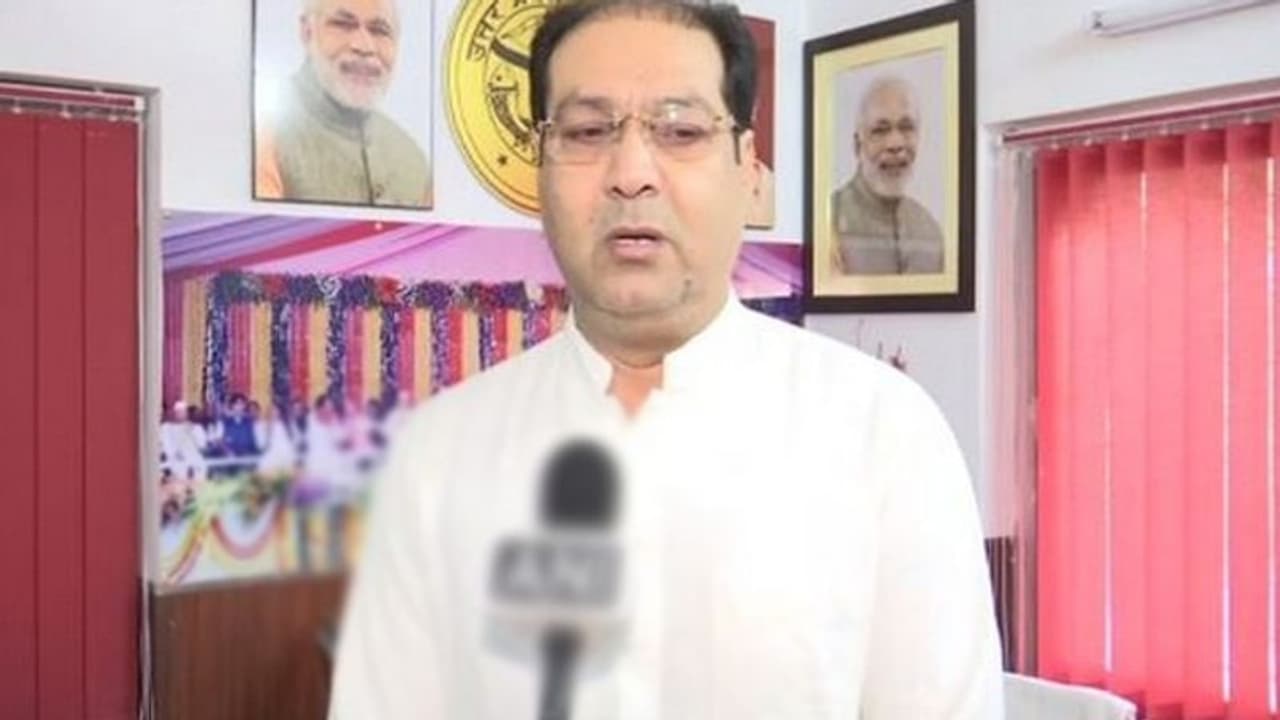 ISRO चीफ के बाद यूपी के इस मंत्री के निकले आंसू, बोले दिल की धड़कन हो गई तेज ISRO चीफ के बाद यूपी के इस मंत्री के निकले आंसू, बोले दिल की धड़कन हो गई तेज