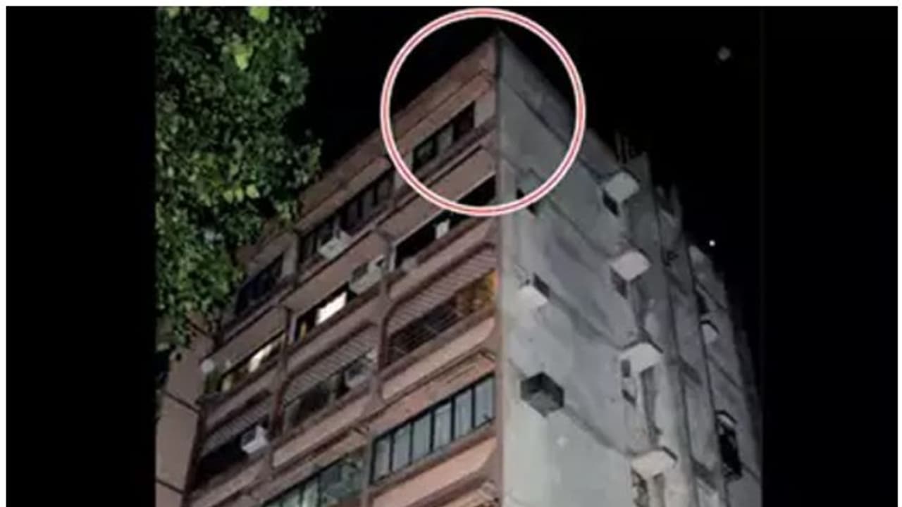 മൂന്നരവയസ്സുകാരിയെ പിതാവിന്റെ സുഹൃത്ത് ഏഴാം നിലയില് നിന്നും താഴേയ്ക്ക് എറിഞ്ഞു കൊലപ്പെടുത്തി മൂന്നരവയസ്സുകാരിയെ പിതാവിന്റെ സുഹൃത്ത് ഏഴാം നിലയില് നിന്നും താഴേയ്ക്ക് എറിഞ്ഞു കൊലപ്പെടുത്തി