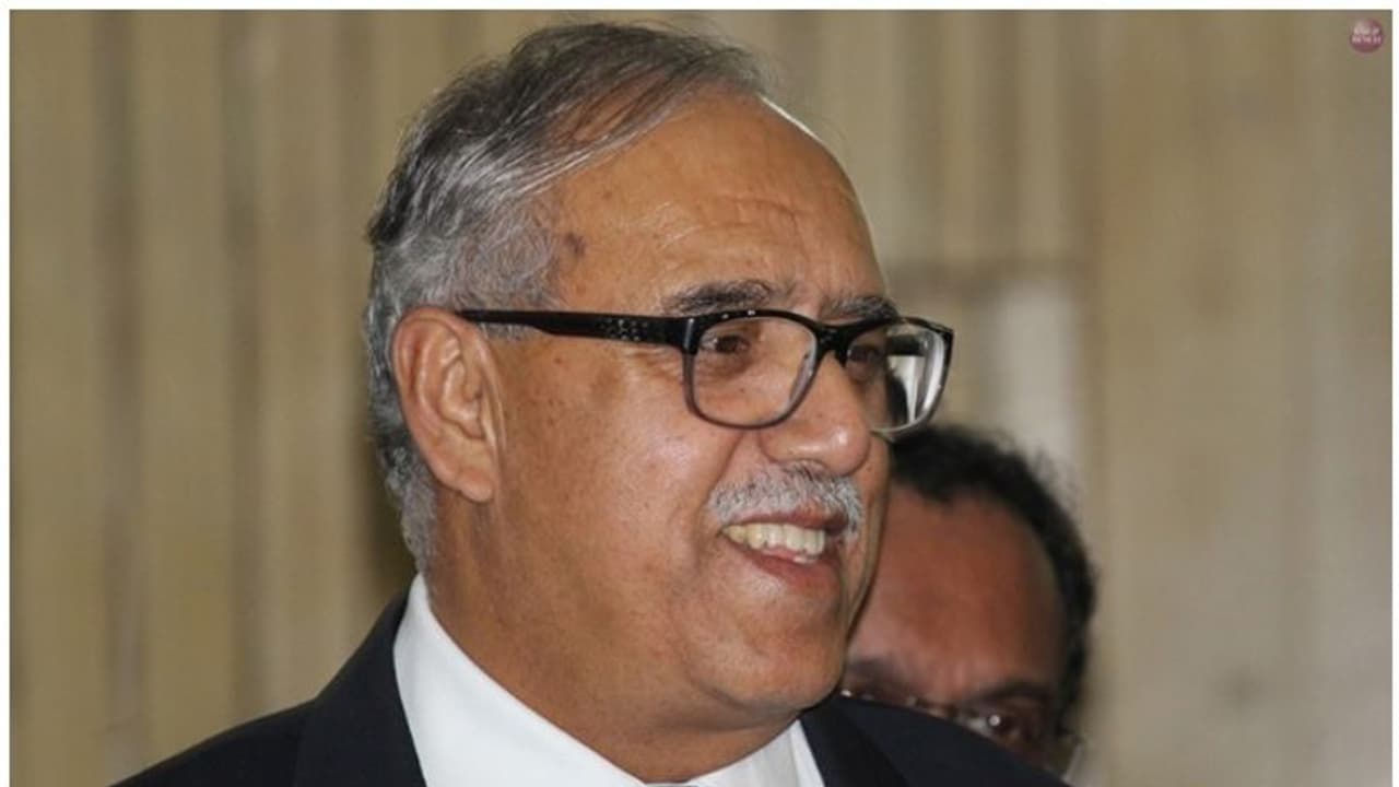 സര്ക്കാറിനെയും ജുഡീഷ്യറിയെയും സൈന്യത്തെയും വിമര്ശിക്കുന്നത് രാജ്യദ്രോഹക്കുറ്റമല്ലെന്ന് സുപ്രീം കോടതി ജഡ്ജി സര്ക്കാറിനെയും ജുഡീഷ്യറിയെയും സൈന്യത്തെയും വിമര്ശിക്കുന്നത് രാജ്യദ്രോഹക്കുറ്റമല്ലെന്ന് സുപ്രീം കോടതി ജഡ്ജി