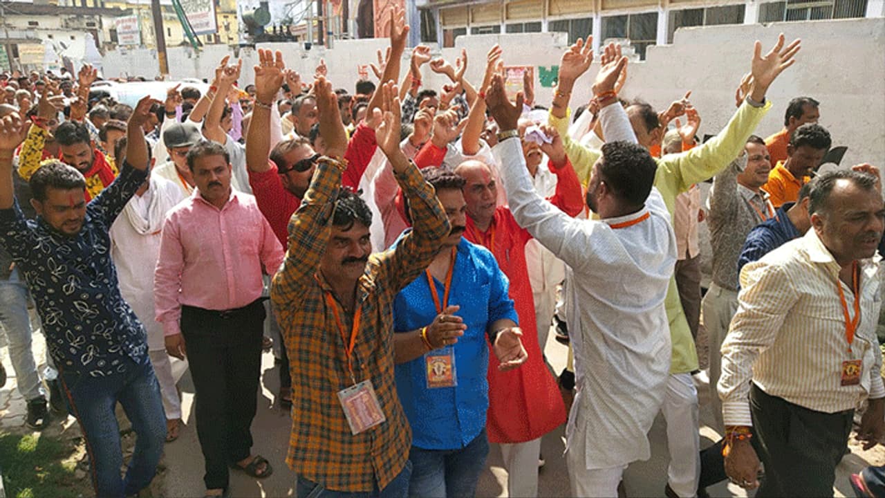 अयोध्या पहुंचे इस समाज के हजारों लोग, बोले हम हैं भगवान राम के असली वंशज अयोध्या पहुंचे इस समाज के हजारों लोग, बोले हम हैं भगवान राम के असली वंशज