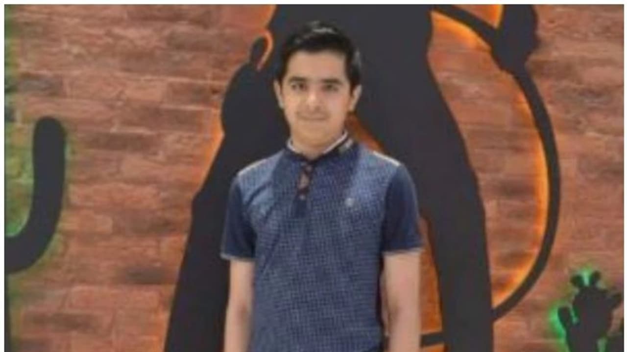 അധ്യാപകന്റെ അടിയേറ്റ് വിദ്യാര്ത്ഥി മരിച്ചു; വിദ്യാര്ത്ഥികള് സ്കൂളിന് തീയിട്ടു അധ്യാപകന്റെ അടിയേറ്റ് വിദ്യാര്ത്ഥി മരിച്ചു; വിദ്യാര്ത്ഥികള് സ്കൂളിന് തീയിട്ടു