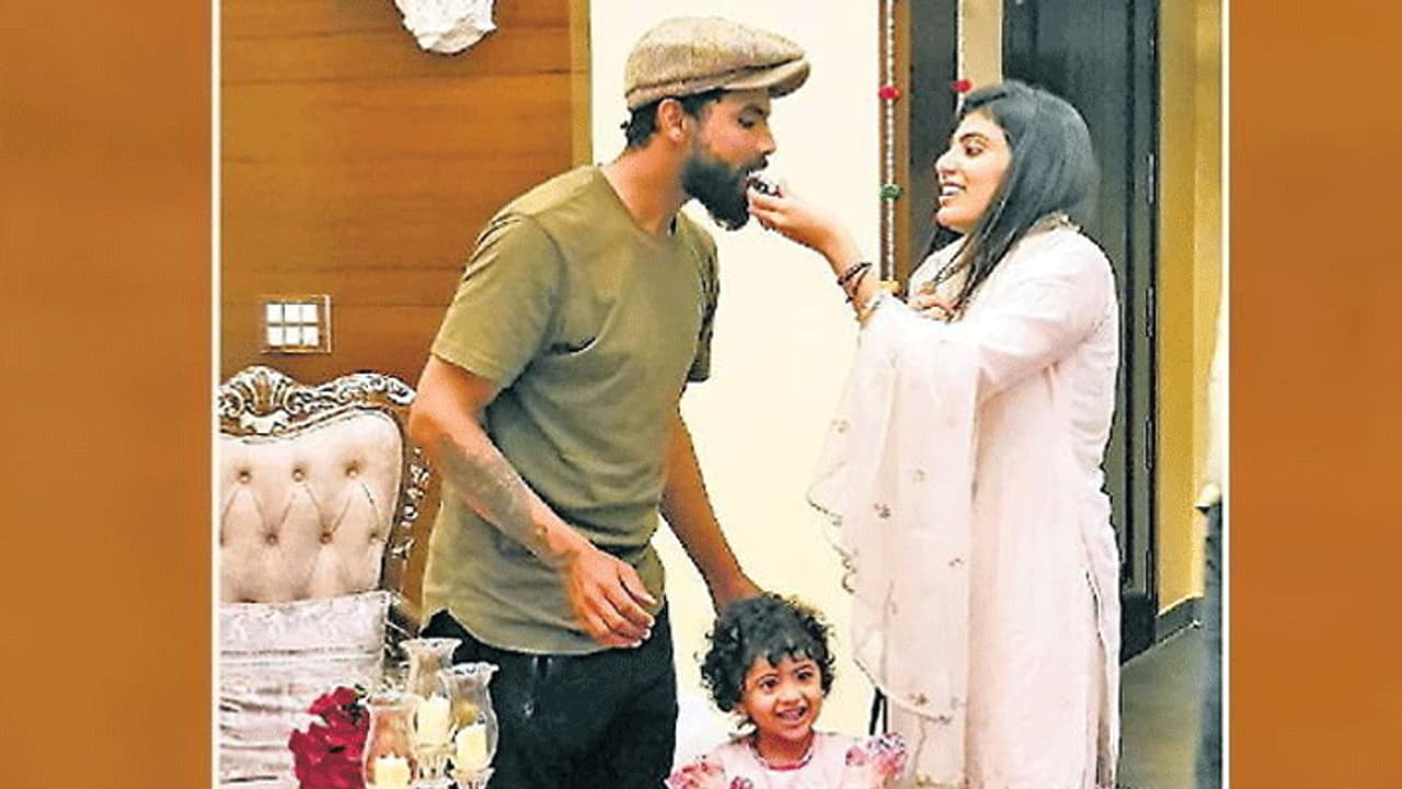 इस बार चुनावी पिच पर क्रिकेटर रविंद्र जडेजा की पत्नी रीवा भी! भाजपा जल्द कर सकती है उनकी सीट का ऐलान इस बार चुनावी पिच पर क्रिकेटर रविंद्र जडेजा की पत्नी रीवा भी! भाजपा जल्द कर सकती है उनकी सीट का ऐलान