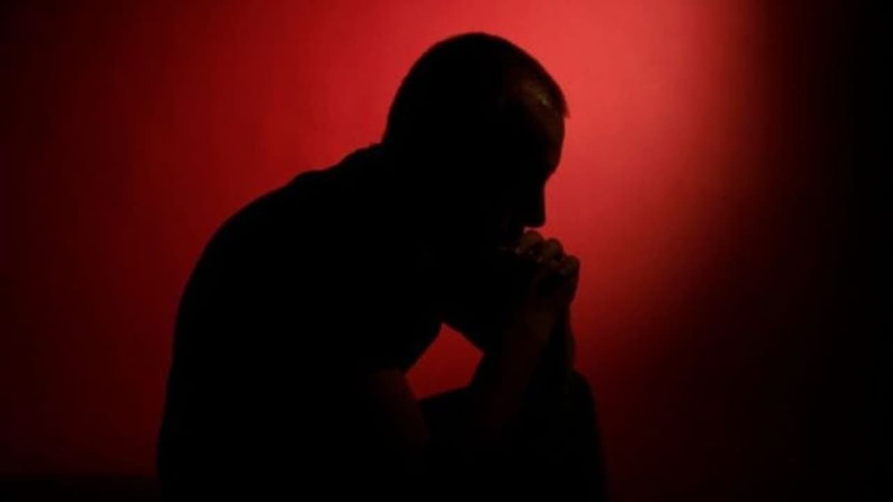 IFS ಅಧಿಕಾರಿ ಅಪಾರ್ಟ್‌ಮೆಂಟ್‌ನಲ್ಲಿ ಶವವಾಗಿ ಪತ್ತೆ: ಆತ್ಮಹತ್ಯೆ ಶಂಕೆ!