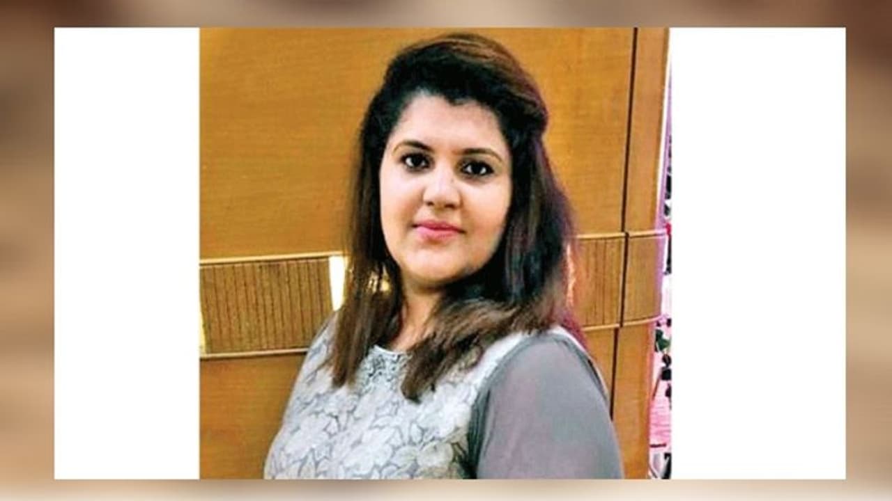 ধর্মীয় রীতি মেনে ৮ দিন উপবাস, হৃদরোগে আক্রান্ত হয়ে যুবতীর মৃত্যু ধর্মীয় রীতি মেনে ৮ দিন উপবাস, হৃদরোগে আক্রান্ত হয়ে যুবতীর মৃত্যু