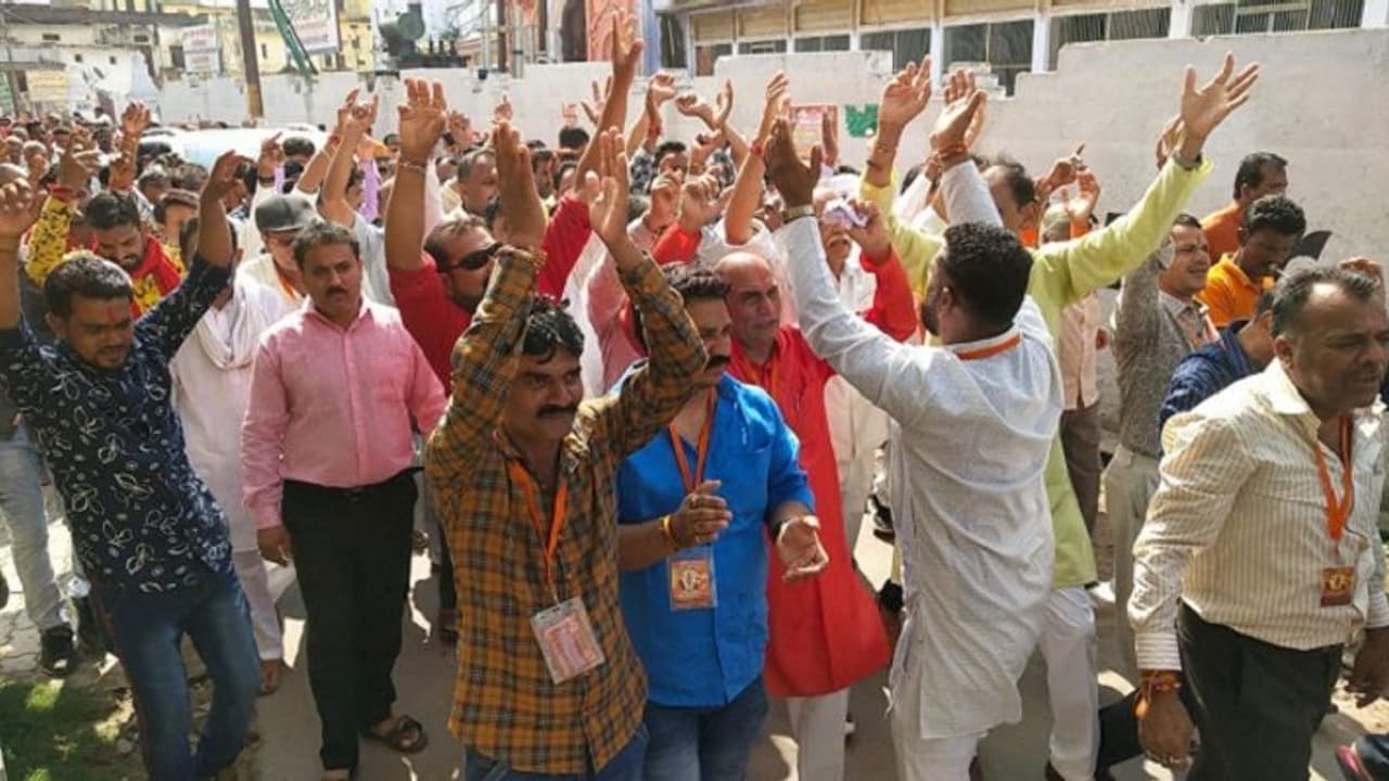 2000 men claiming to be descendants of Lord Ram reach Ayodhya, say they are sending a message to Supreme Court