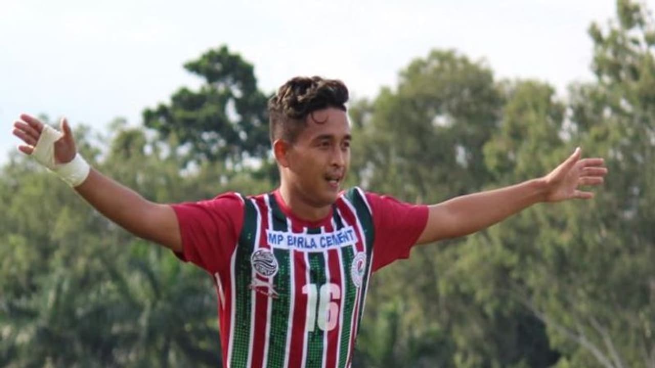 জর্জকে হারিয়ে লিগ শীর্ষে মোহনবাগান, সোমবার নামছে ইস্টবেঙ্গল জর্জকে হারিয়ে লিগ শীর্ষে মোহনবাগান, সোমবার নামছে ইস্টবেঙ্গল