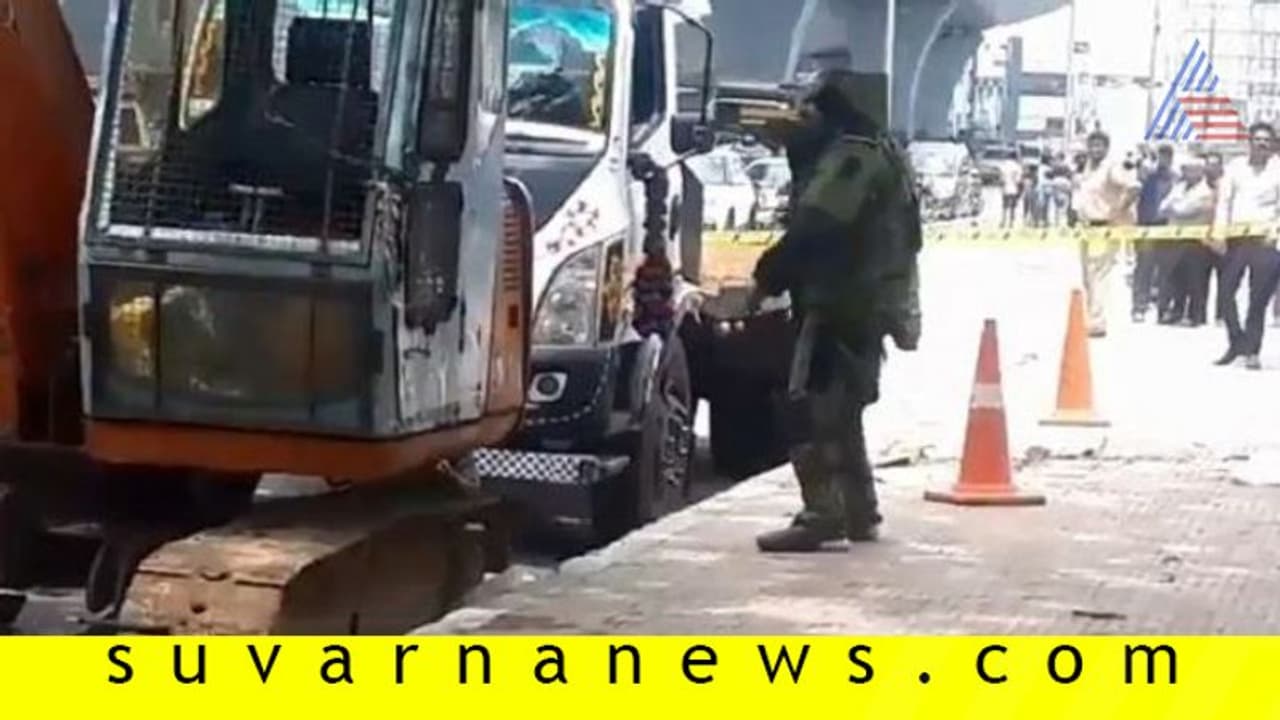 ದಾರೀಲಿ ಸಿಕ್ಕ ಬ್ಯಾಗ್ ಸ್ಫೋಟ: ಚಿಂದಿ ಆಯುವಾತ ಸಾವು ದಾರೀಲಿ ಸಿಕ್ಕ ಬ್ಯಾಗ್ ಸ್ಫೋಟ: ಚಿಂದಿ ಆಯುವಾತ ಸಾವು