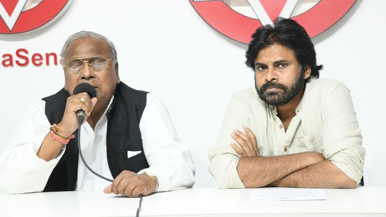 ప్రజాసమస్యలపై పోరాటం అంటే ముందుండే నాయకుడు పవన్ కళ్యాణ్: కాంగ్రెస్ నేత వీహెచ్ ప్రజాసమస్యలపై పోరాటం అంటే ముందుండే నాయకుడు పవన్ కళ్యాణ్: కాంగ్రెస్ నేత వీహెచ్