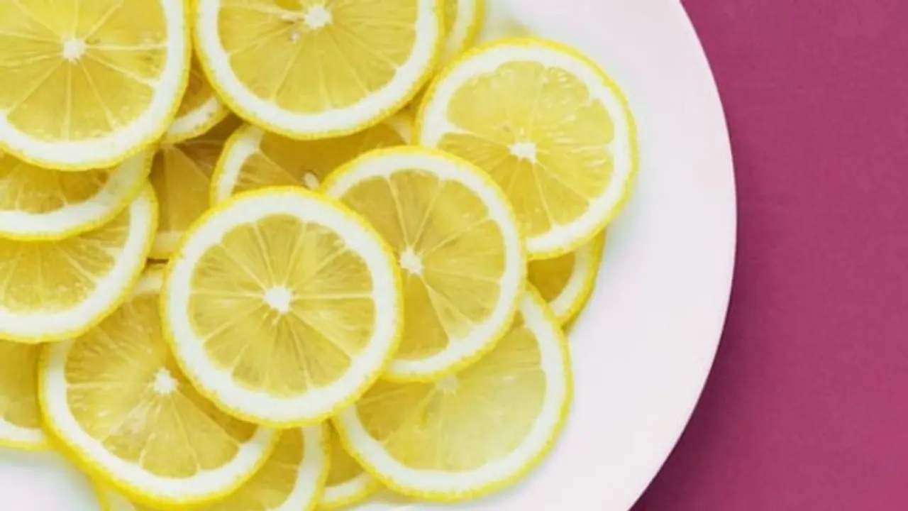 ഇത് വായിച്ചുതീരുമ്പോള് എന്തായാലും ഒരു ചെറുനാരങ്ങാക്കൊതി വരാതിരിക്കില്ല! ഇത് വായിച്ചുതീരുമ്പോള് എന്തായാലും ഒരു ചെറുനാരങ്ങാക്കൊതി വരാതിരിക്കില്ല!