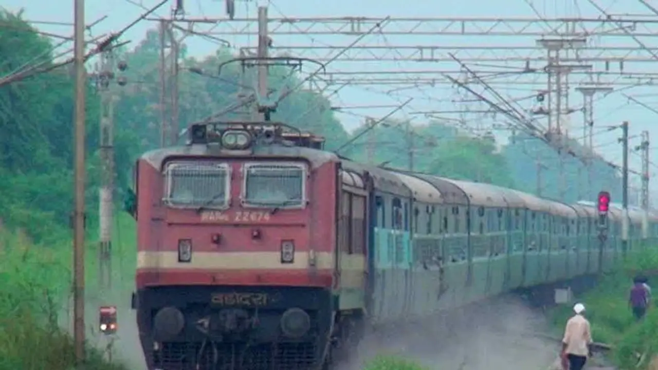 பொங்கல் சிறப்பு ரயில்கள் அறிவிப்பு..! தென்மாவட்ட மக்களுக்கு கொண்டாட்டம்..! பொங்கல் சிறப்பு ரயில்கள் அறிவிப்பு..! தென்மாவட்ட மக்களுக்கு கொண்டாட்டம்..!