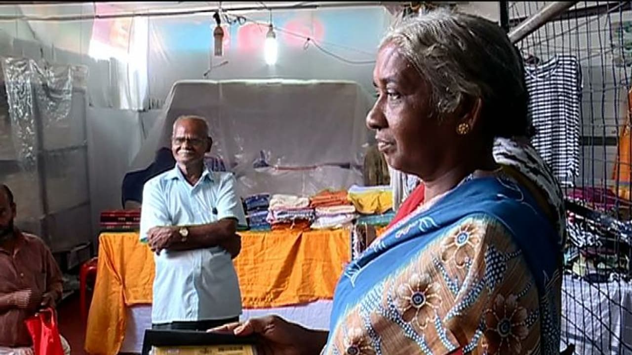 പട്ടിണിപ്പാവങ്ങളെ തഴഞ്ഞോ സര്ക്കാര്? ആര്ക്കും ഇത്തവണ സൗജന്യ ഓണക്കിറ്റ് ഇല്ല പട്ടിണിപ്പാവങ്ങളെ തഴഞ്ഞോ സര്ക്കാര്? ആര്ക്കും ഇത്തവണ സൗജന്യ ഓണക്കിറ്റ് ഇല്ല