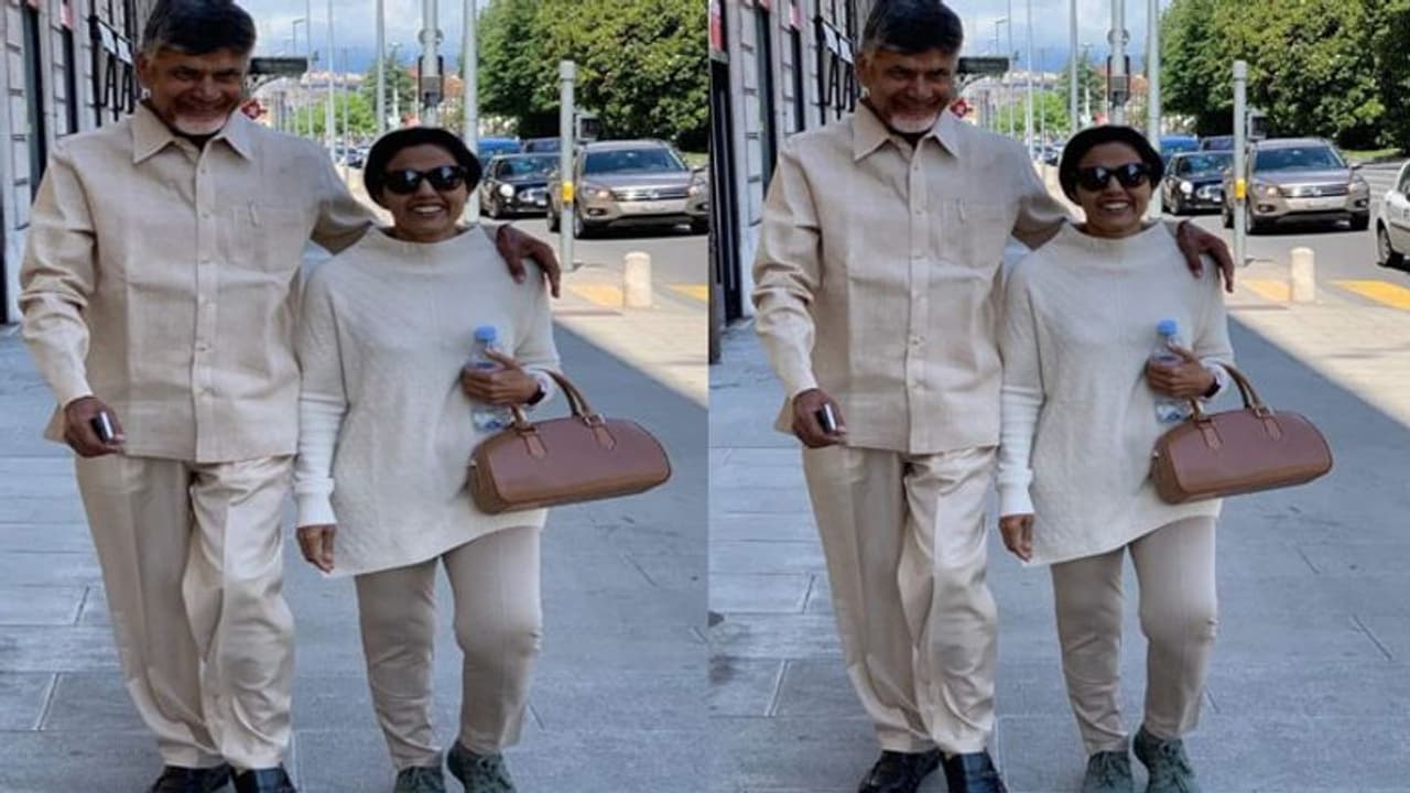 చంద్రబాబు దంపతులపెళ్లిరోజు: ట్విట్టర్ లో లోకేష్ గ్రీటింగ్స్ చంద్రబాబు దంపతులపెళ్లిరోజు: ట్విట్టర్ లో లోకేష్ గ్రీటింగ్స్