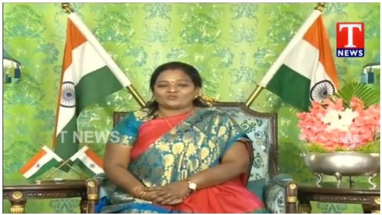 அதுக்குள்ள இப்படியா... தெலுங்கில் அசத்துறாங்களே ஆளுநர் தமிழிசை... வீடியோ..! அதுக்குள்ள இப்படியா... தெலுங்கில் அசத்துறாங்களே ஆளுநர் தமிழிசை... வீடியோ..!