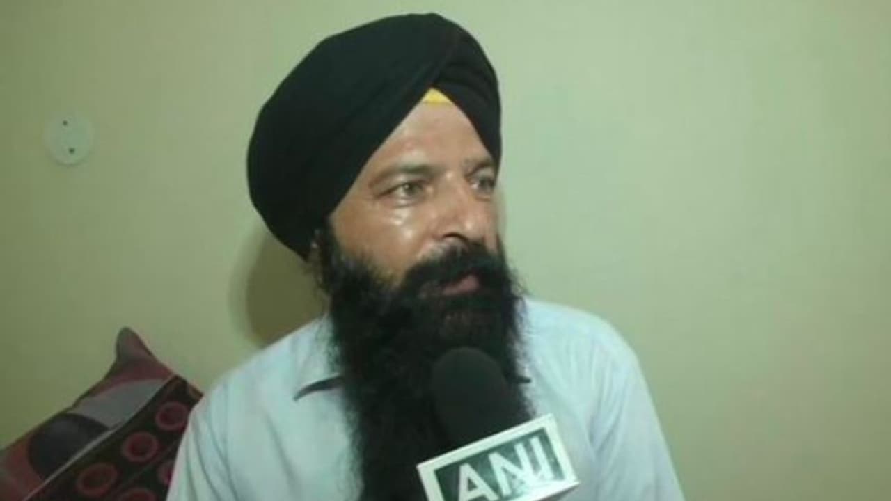 পাকিস্তানে হিন্দু শিখদের জীবন বিপন্ন, ভারতে রাজনৈতিক আশ্রয় চাইলেন ইমরান খানের দলের প্রাক্তন বিধায়ক পাকিস্তানে হিন্দু শিখদের জীবন বিপন্ন, ভারতে রাজনৈতিক আশ্রয় চাইলেন ইমরান খানের দলের প্রাক্তন বিধায়ক