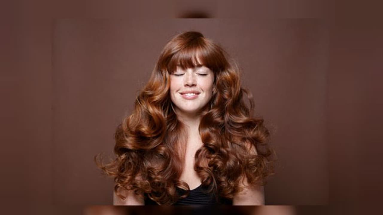 পরিবর্তন হচ্ছে আবহাওয়া, এই সময় চুল পড়া কমাতে মাথায় রাখুন কয়েকটি টিপস