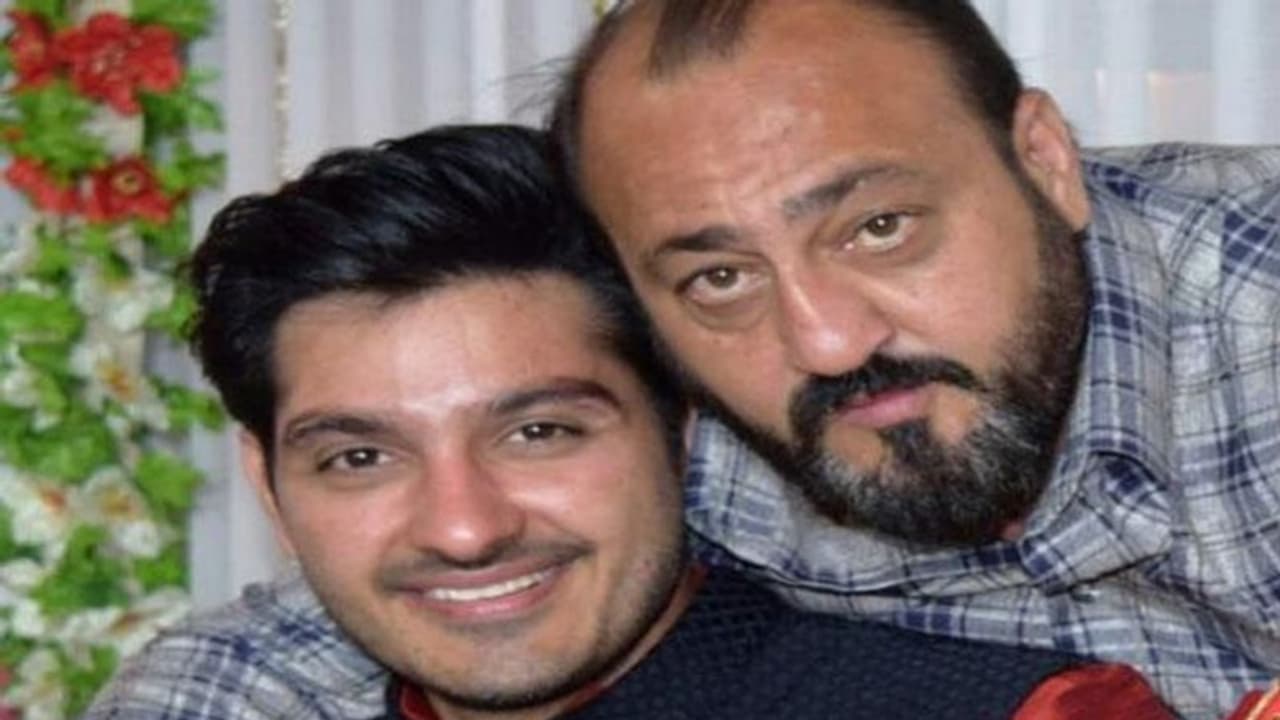 అలీ రెజా కుటుంబంలో విషాదం.. చెప్పకుండా దాచిపెట్టిన ఫ్యామిలీ! అలీ రెజా కుటుంబంలో విషాదం.. చెప్పకుండా దాచిపెట్టిన ఫ్యామిలీ!