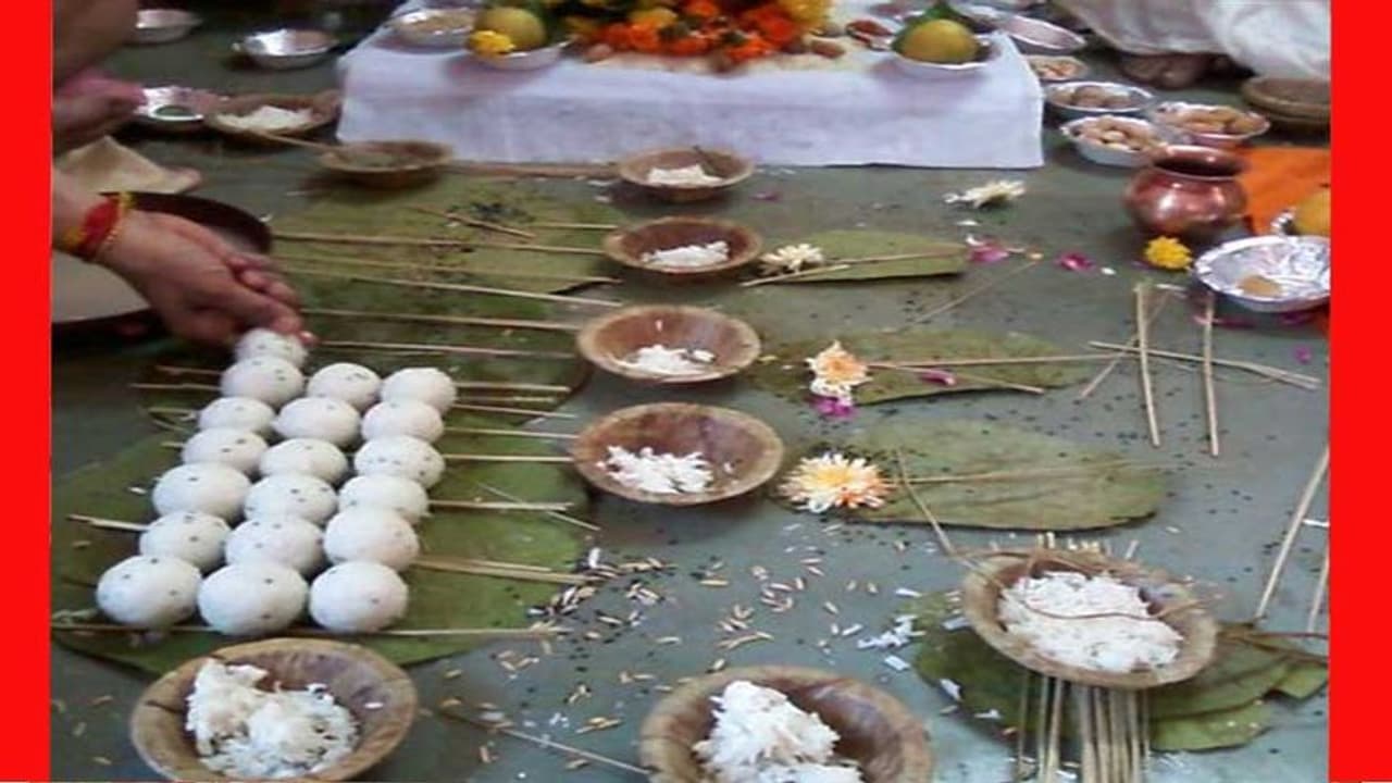 नहीं कर पाए श्राद्ध तो करें ये आसान उपाय, नहीं लगेगा कोई दोष नहीं कर पाए श्राद्ध तो करें ये आसान उपाय, नहीं लगेगा कोई दोष