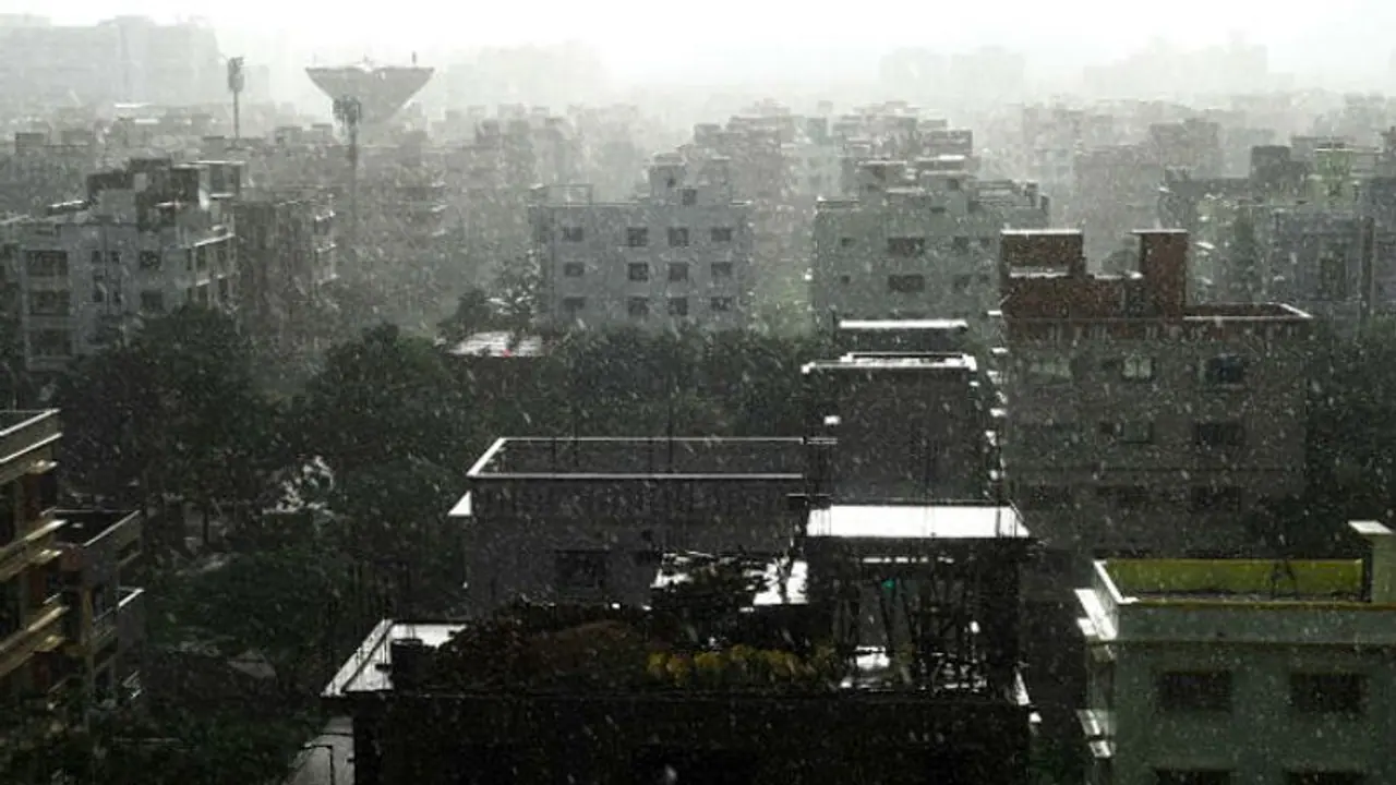 মৌসুমী অক্ষরেখার জের, উত্তরের সঙ্গে ভারী বৃষ্টি দক্ষিণের একাংশেও মৌসুমী অক্ষরেখার জের, উত্তরের সঙ্গে ভারী বৃষ্টি দক্ষিণের একাংশেও