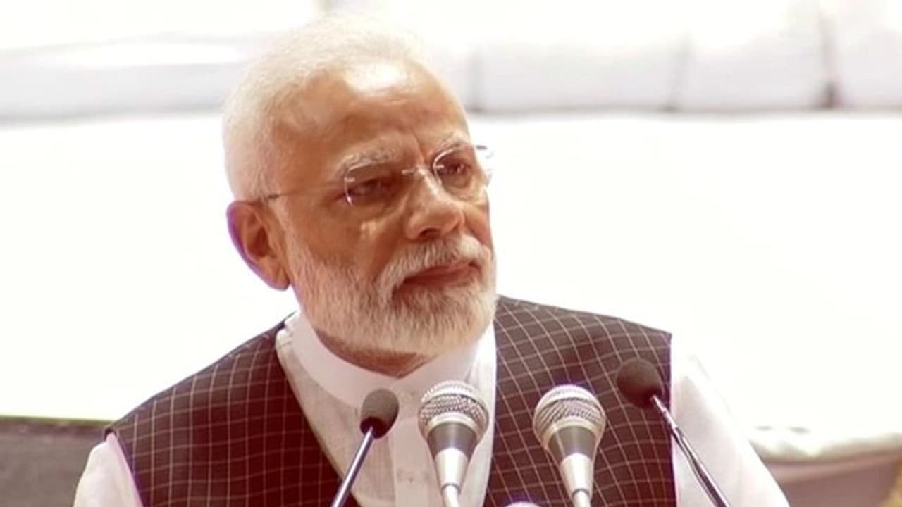 'സാമ്പത്തിക പ്രതിസന്ധി തുടരുമ്പോള് പ്രധാനമന്ത്രി സംസാരിക്കുന്നത് പശുവിനെക്കുറിച്ച്'; വിമര്ശനവുമായി കോണ്ഗ്രസ് 'സാമ്പത്തിക പ്രതിസന്ധി തുടരുമ്പോള് പ്രധാനമന്ത്രി സംസാരിക്കുന്നത് പശുവിനെക്കുറിച്ച്'; വിമര്ശനവുമായി കോണ്ഗ്രസ്