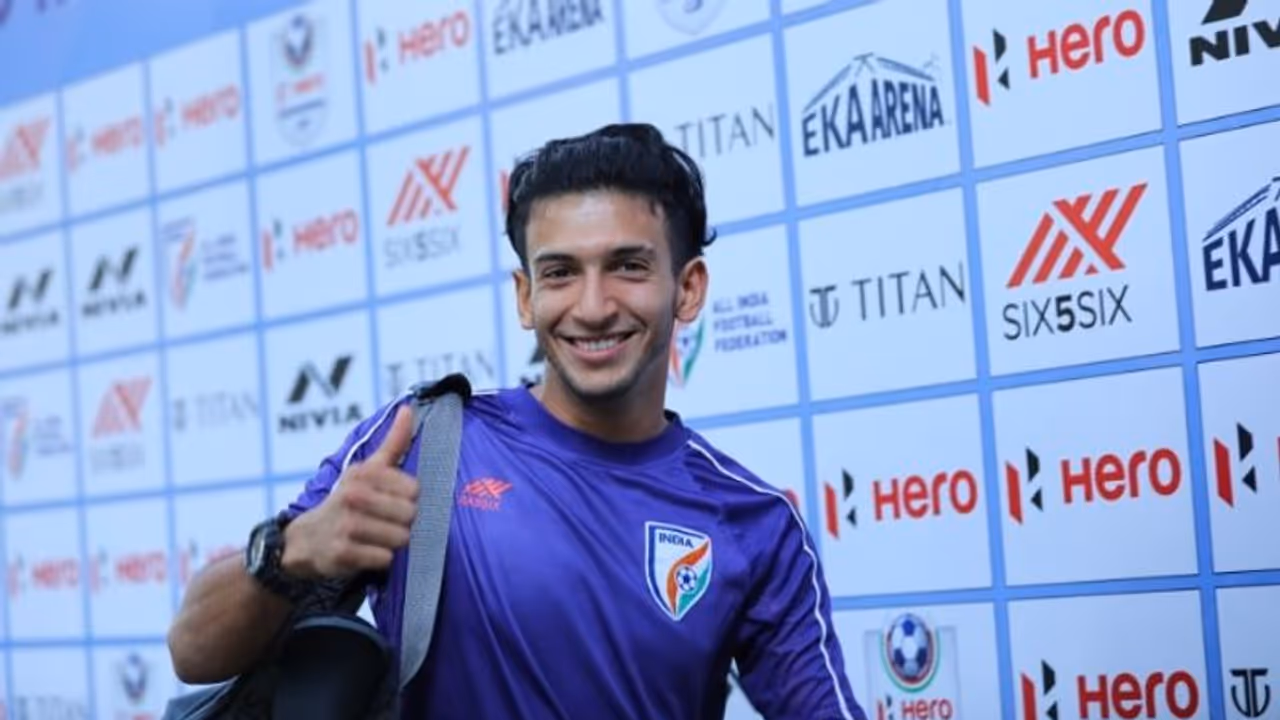 ഏഷ്യൻ കപ്പ്: ലാസ്റ്റ് ബസ് പിടിക്കാന് ഇന്ന് ഇന്ത്യ, സിറിയ ഭീഷണി, വമ്പന് ജയം അനിവാര്യം; സഹല് കളിച്ചേക്കും ഏഷ്യൻ കപ്പ്: ലാസ്റ്റ് ബസ് പിടിക്കാന് ഇന്ന് ഇന്ത്യ, സിറിയ ഭീഷണി, വമ്പന് ജയം അനിവാര്യം; സഹല് കളിച്ചേക്കും