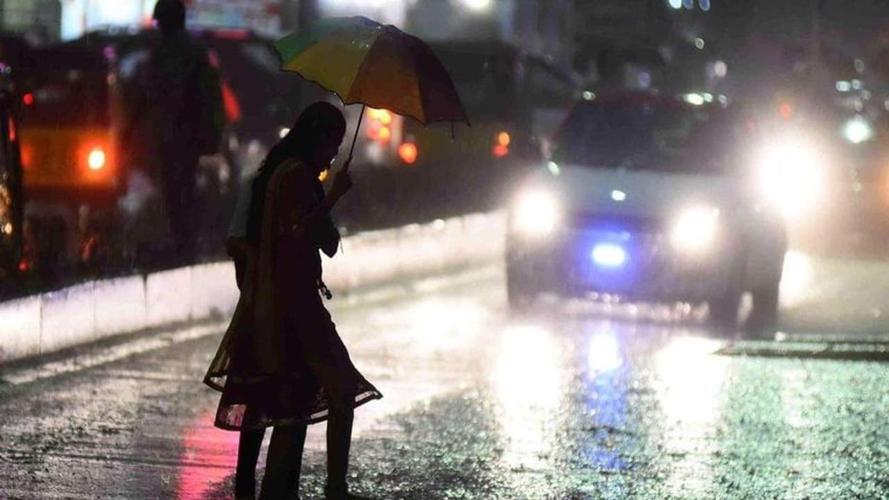 8 மாவட்டங்களில் கனமழை..! உருவானது காற்றழுத்த தாழ்வு நிலை..! 8 மாவட்டங்களில் கனமழை..! உருவானது காற்றழுத்த தாழ்வு நிலை..!