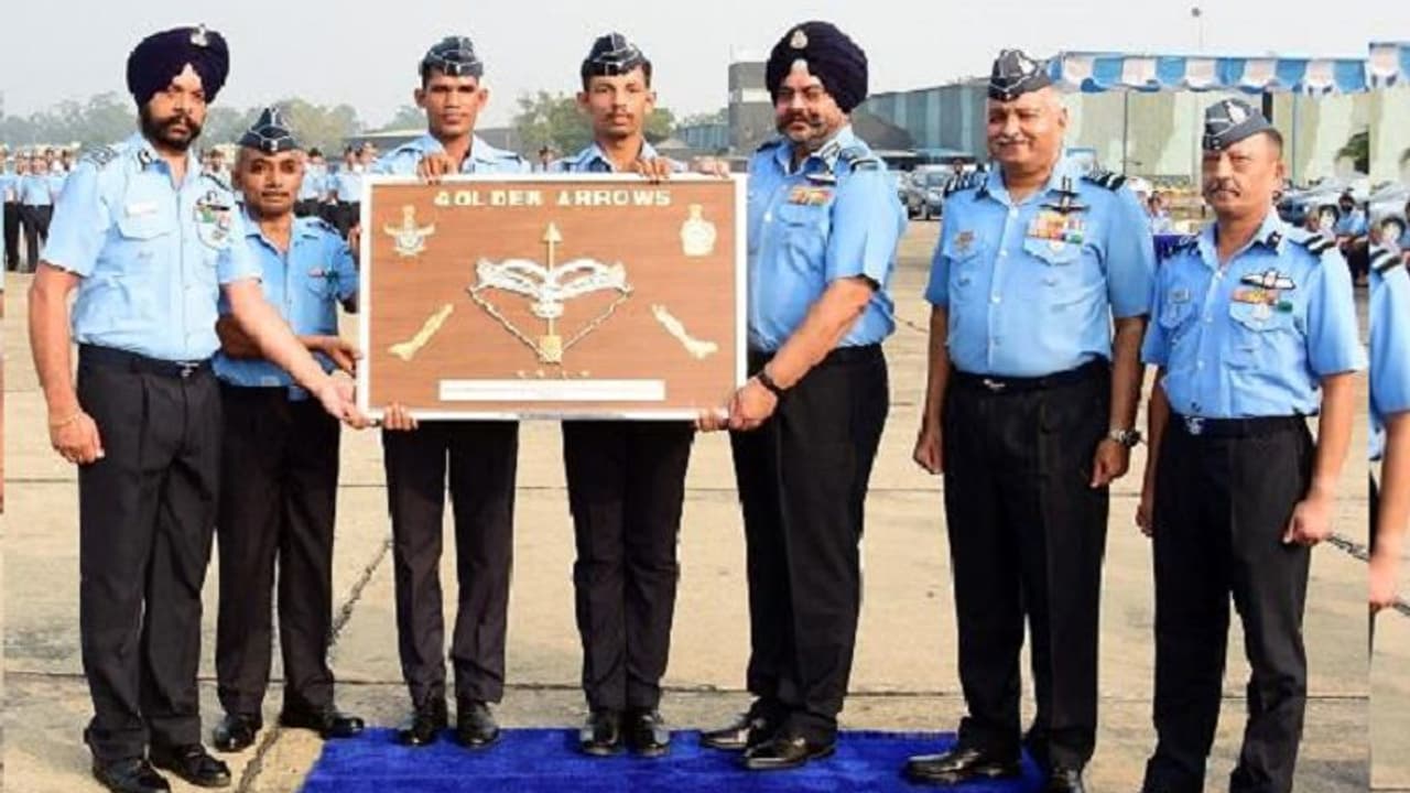 ಧನೋವಾ ಮುನ್ನಡೆಸಿದ್ದ ಗೋಲ್ಡನ್ ಆ್ಯರೋಸ್ಗೆ ರಫೇಲ್ ವಿಮಾನ ಹೊಣೆ! ಧನೋವಾ ಮುನ್ನಡೆಸಿದ್ದ ಗೋಲ್ಡನ್ ಆ್ಯರೋಸ್ಗೆ ರಫೇಲ್ ವಿಮಾನ ಹೊಣೆ!