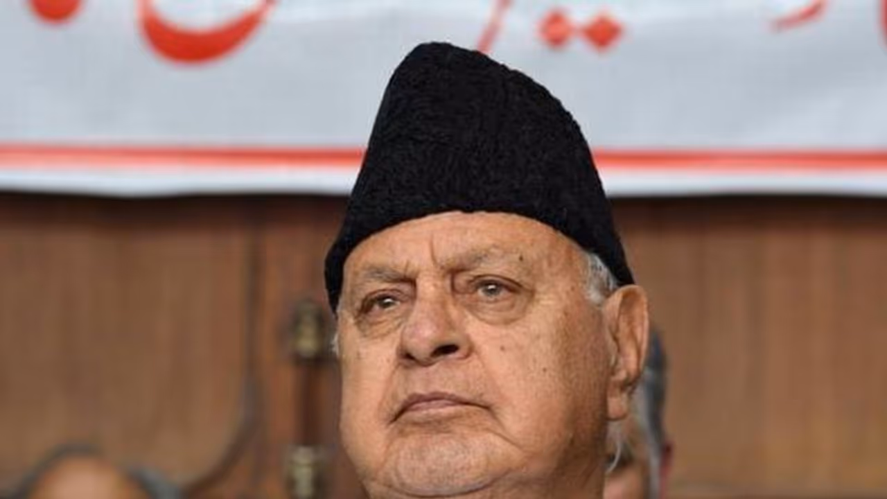 காந்தியை நம்பியே இந்தியாவில் இணைந்தோம், மோடி இந்தியாவில் இருப்போம் என கனவில்கூட நினைக்கவில்லை. பரூக் அப்துல்லா காந்தியை நம்பியே இந்தியாவில் இணைந்தோம், மோடி இந்தியாவில் இருப்போம் என கனவில்கூட நினைக்கவில்லை. பரூக் அப்துல்லா